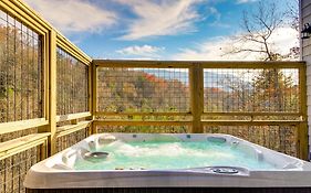 Gatlinburg Cabin With Game Room, Hot Tub And Mtn Views