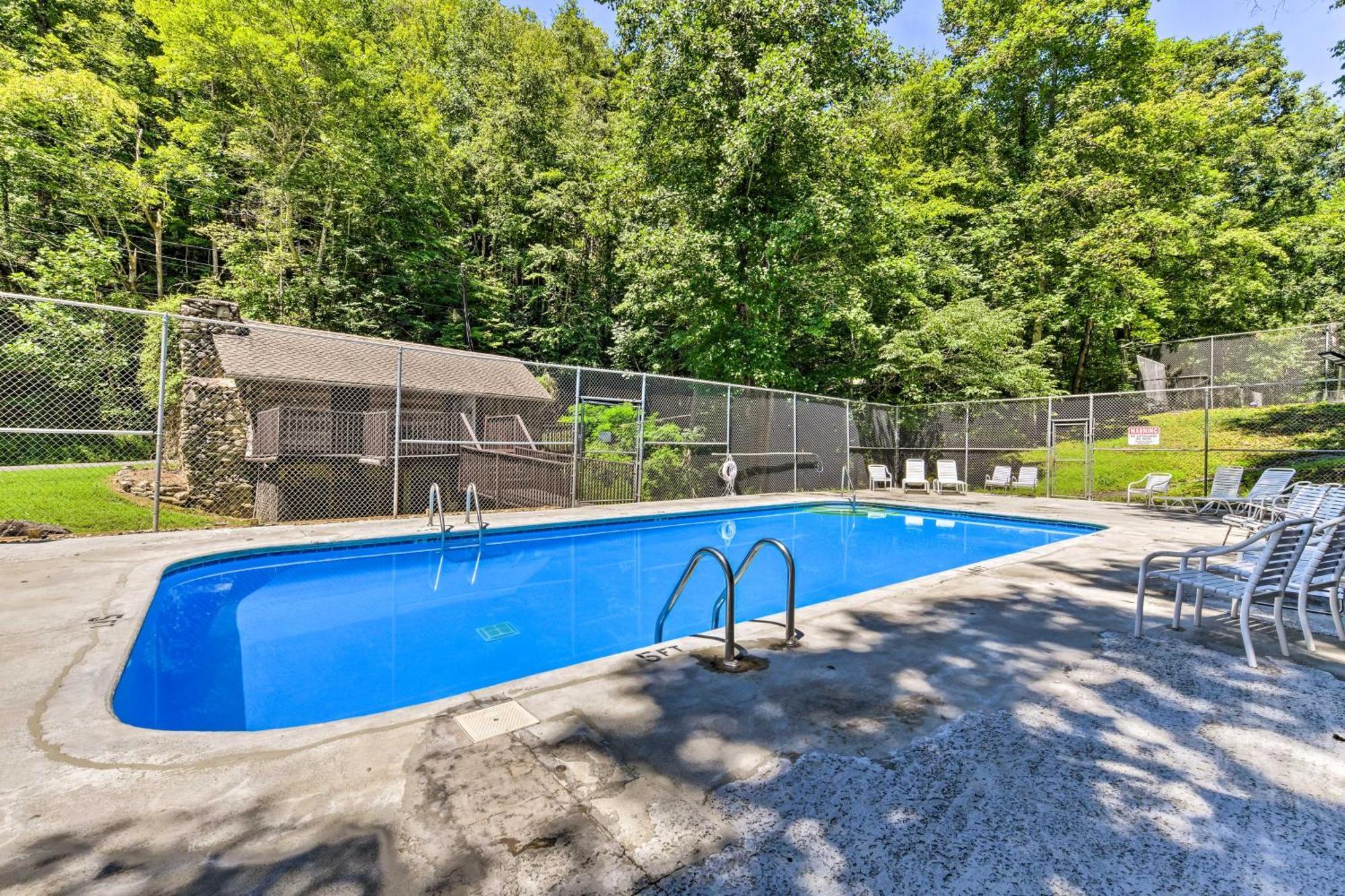 Gatlinburg Cabin With Game Room, Hot Tub And Mtn Views Exterior photo
