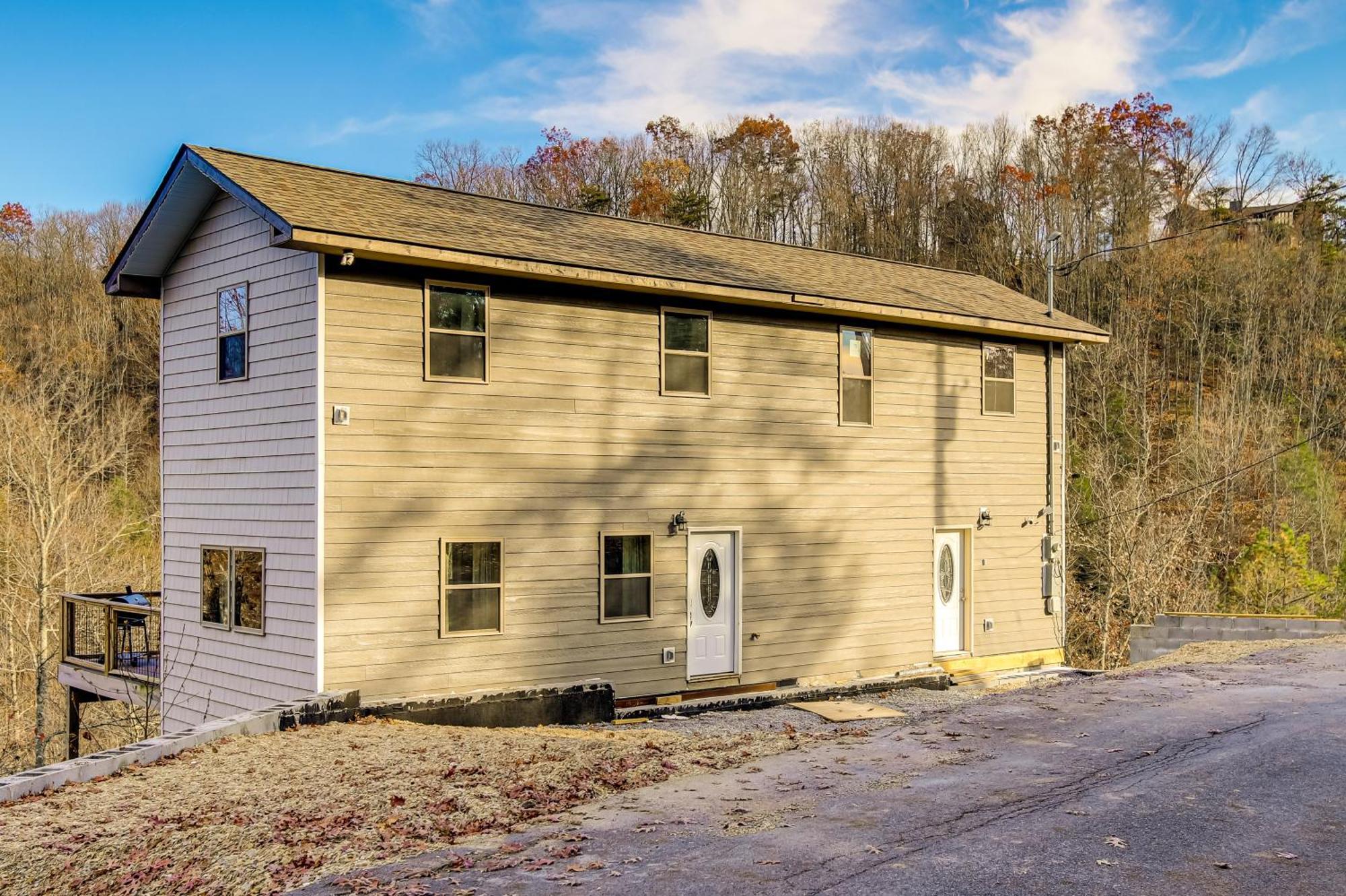 Gatlinburg Cabin With Game Room, Hot Tub And Mtn Views Exterior photo