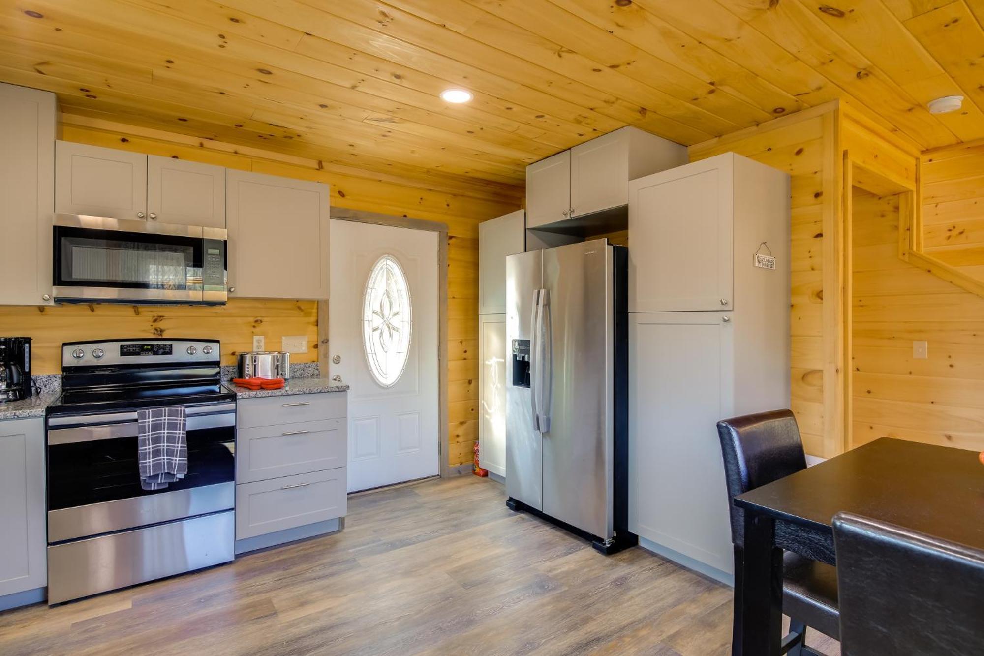 Gatlinburg Cabin With Game Room, Hot Tub And Mtn Views Exterior photo