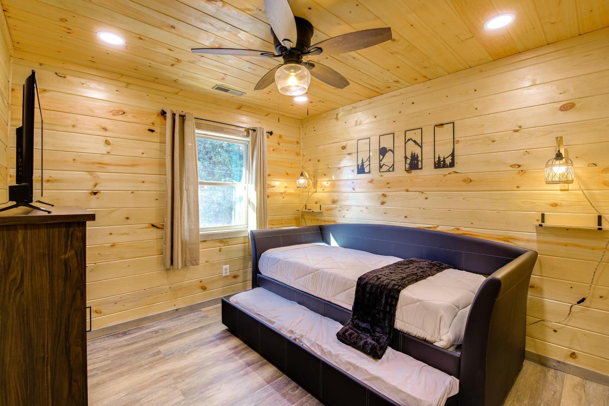 Gatlinburg Cabin With Game Room, Hot Tub And Mtn Views Exterior photo