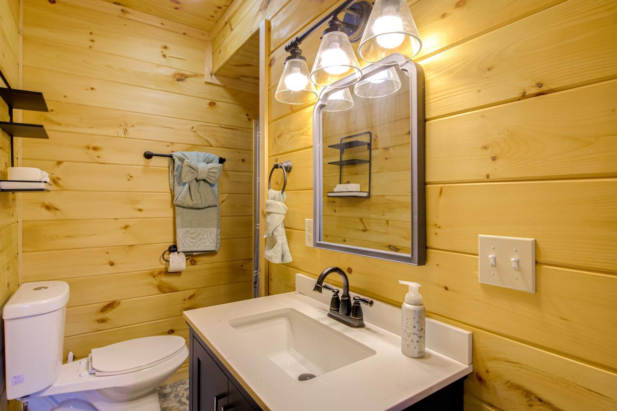 Gatlinburg Cabin With Game Room, Hot Tub And Mtn Views Exterior photo