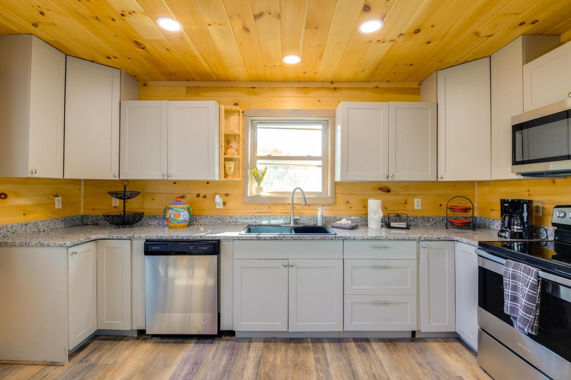 Gatlinburg Cabin With Game Room, Hot Tub And Mtn Views Exterior photo